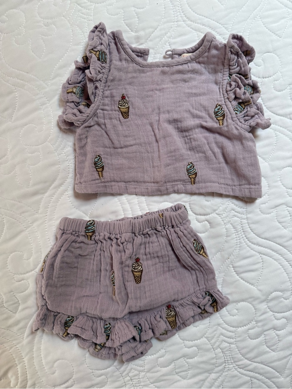 Pink Chicken Lilac Two-Piece Ice Cream Set